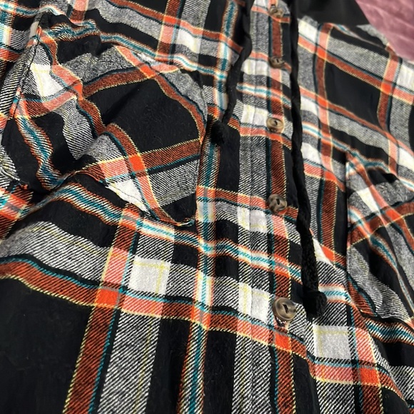 Selling this hoodie flannel ! - Picture 2 of 2